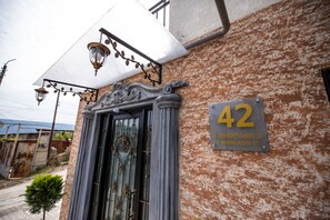 Interior entrance - Blossom Inn (Tbilisi)