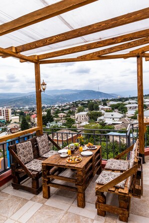 Terrace/patio - Blossom Inn (Tbilisi)