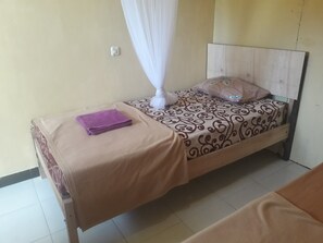 Phòng 2 giường đơn Economy | Bàn, truy cập Internet không dây miễn phí 