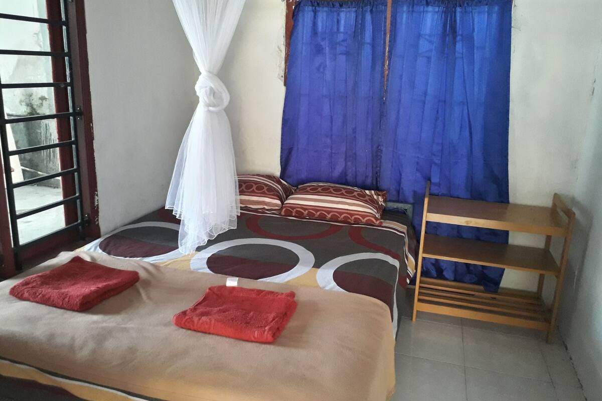 Economy Double Room | Desk, WiFi (free)