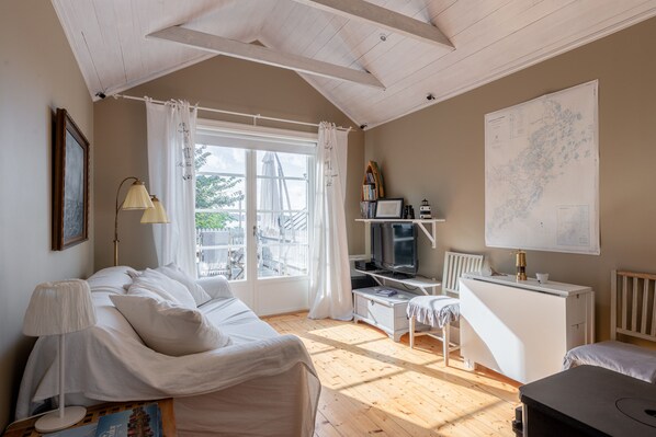 Ferienhaus, Meerblick | Wohnbereich | Plasmafernseher, DVD-Player