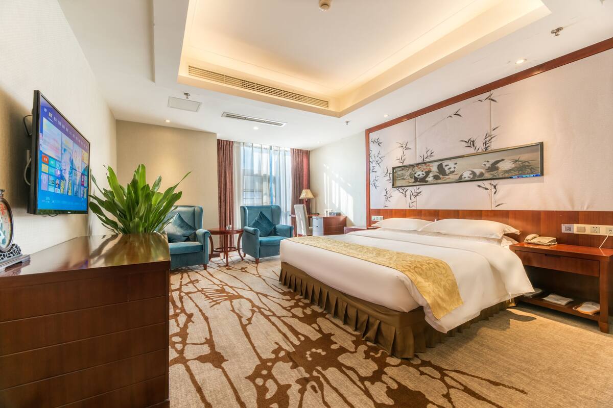 Business Double Room | Free WiFi