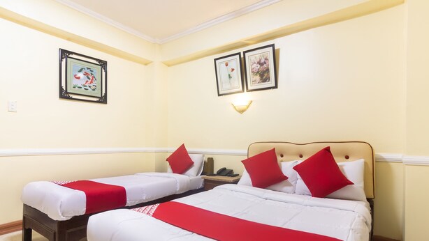 Superior Suite | WiFi (free), bed sheets - OYO 174 Westview Pension (Cebu)