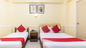 Superior Suite | WiFi (free), bed sheets - OYO 174 Westview Pension (Cebu)