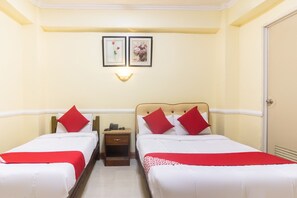 Superior Suite | Free WiFi, bed sheets - OYO 174 Westview Pension (Cebu)