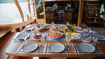 Cabana | Cuina compartida | Frigorífic, forn i placa de cuina