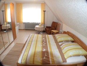2 bedrooms, in-room safe, travel crib, WiFi
