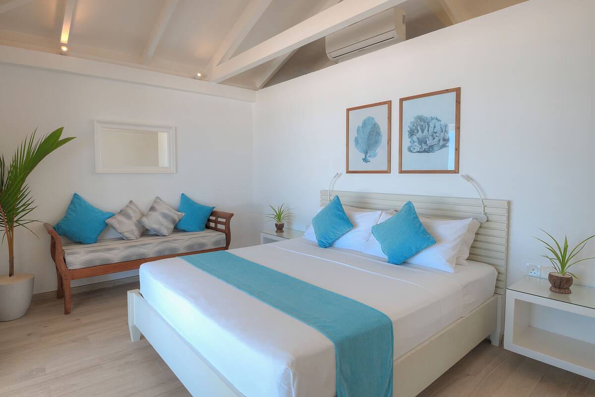 beach bungalow | minibar, desk, iron/ironing board, bed sheets