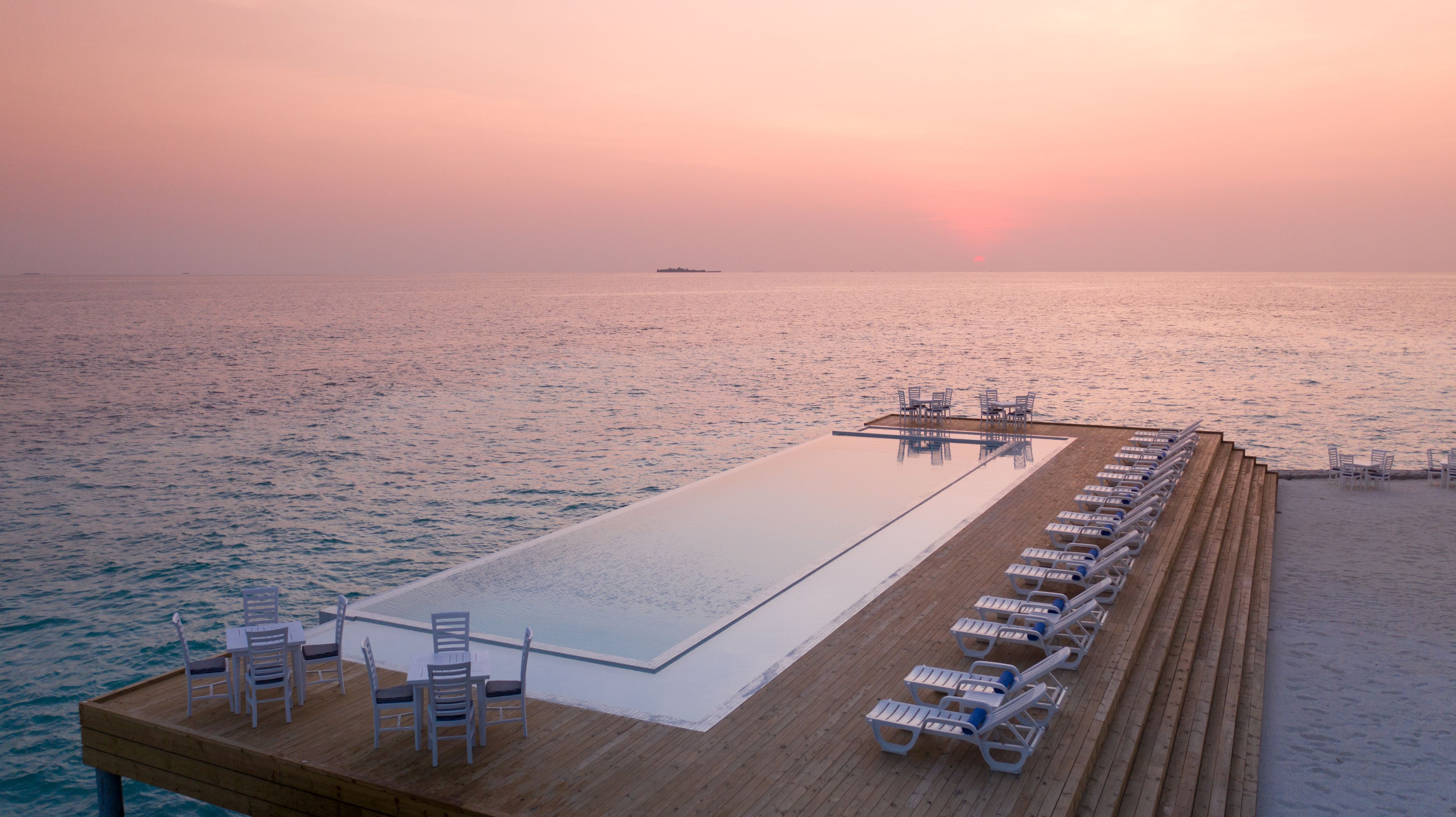 outdoor pool, pool loungers