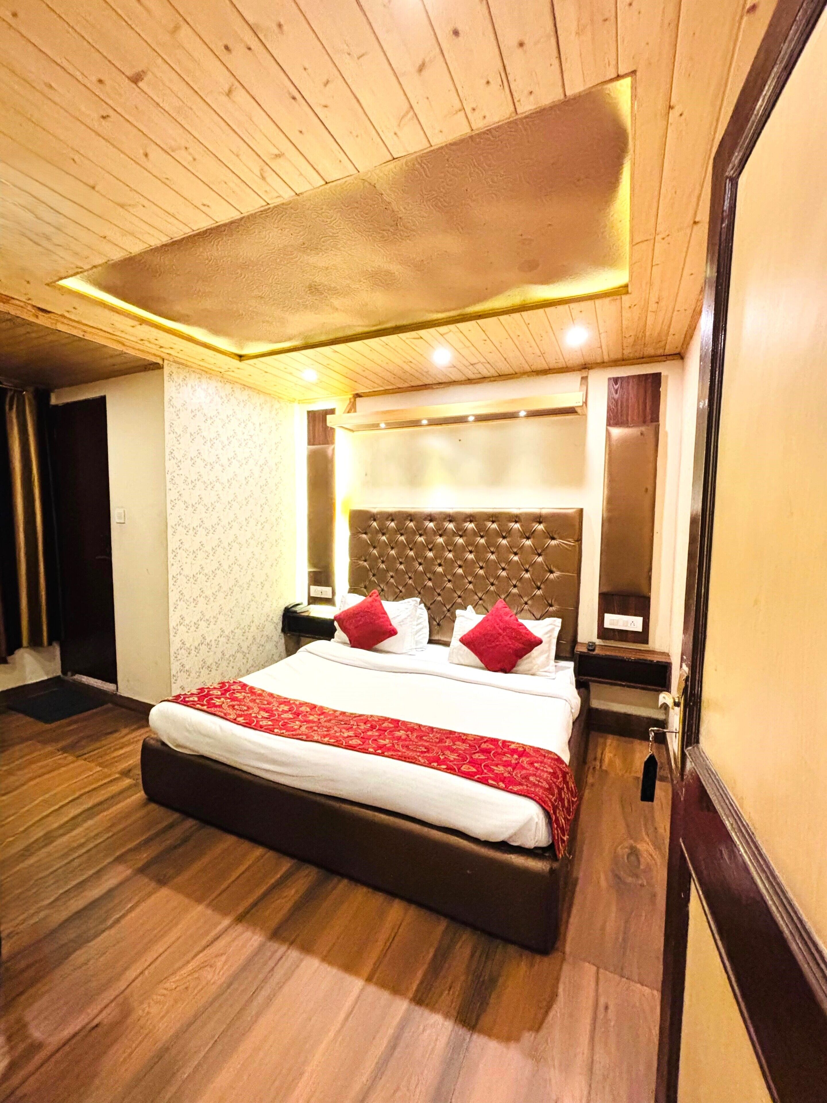 Kamar Eksekutif | Seprai premium dan didekorasi berbeda-beda