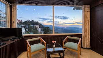 Elite Room | Premium bedding, individually decorated, individually furnished