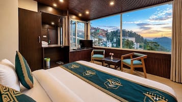 Elite Room | Premium bedding, individually decorated, individually furnished