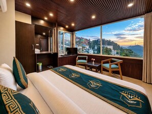 Elite Room | Premium bedding, individually decorated, individually furnished - Anandam Near Mall Road (Shimla)