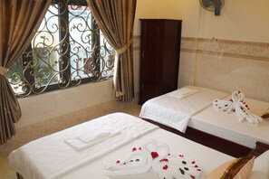 Minibar, desk, blackout drapes, soundproofing - Lazada Hotel (Quy Nhon)