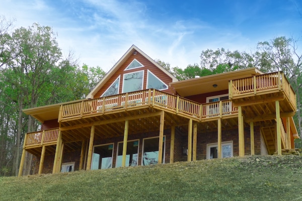 Million-dollar views and stunning sunsets. Plus a complete scrapbooking center.