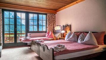 Double Room, Accessible, Private Bathroom (Eiger)