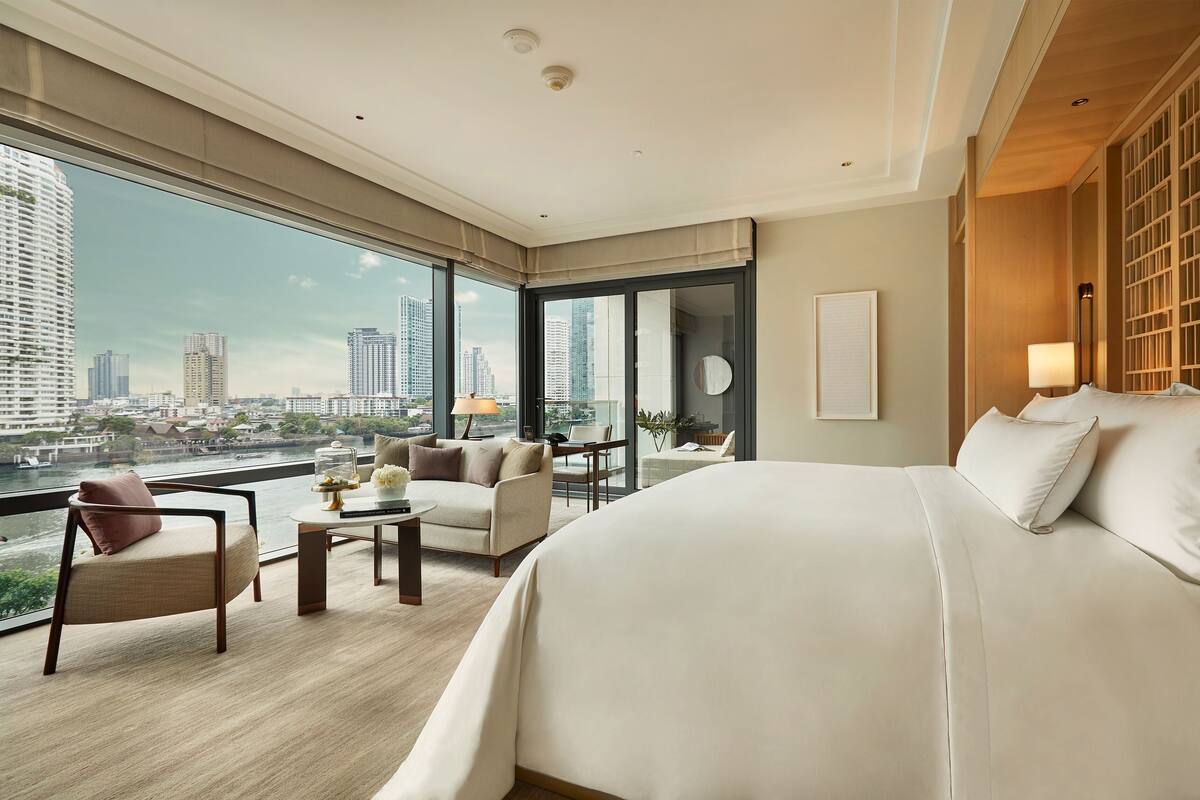 Premier Room, 1 King Bed (Riverfront) | Egyptian cotton sheets, premium bedding, down duvets, pillow-top beds