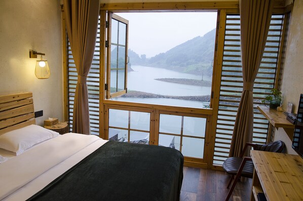 Signature Double Room, Lake View