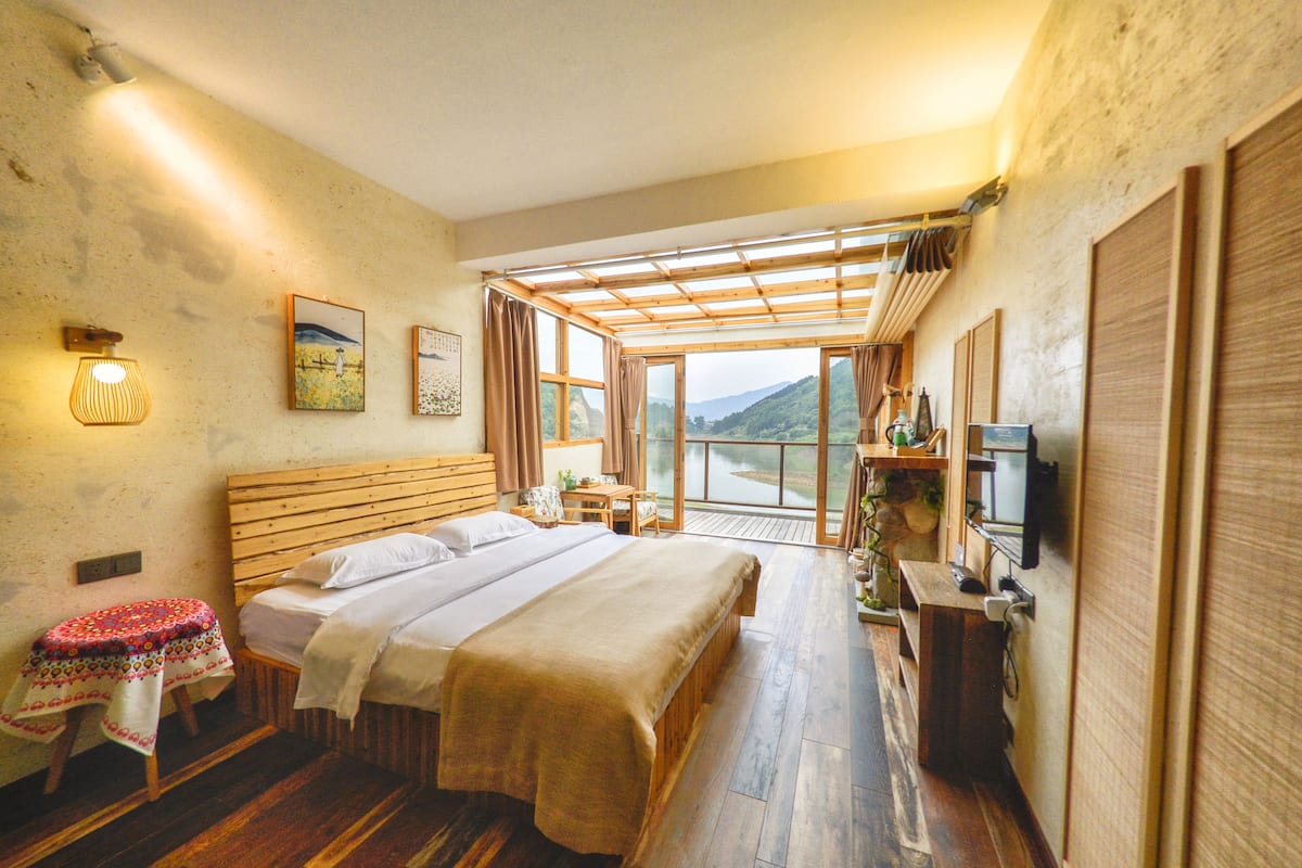 Chambre Double, vue lac