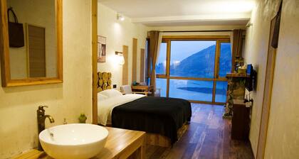 Floral Hotel Qiandaohu Deyishe Inn