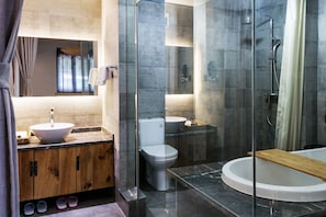 Family Suite | Bathroom - Floral Hotel Hangzhou Nuanshuyiju (Hangzhou)