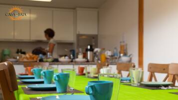 Petit déjeuner buffet servi tous les jours en supplément