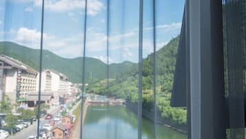 Classic Room, River View | Desk, blackout drapes, free WiFi