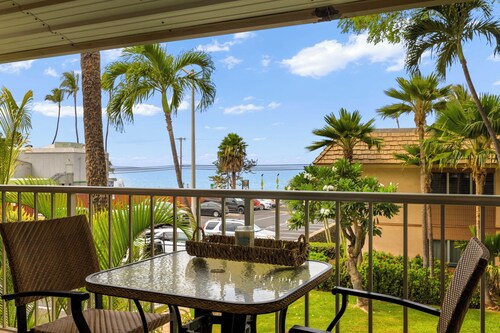 Across From Kamaole 2 Beach, This Concrete Resort Is Maintained Well