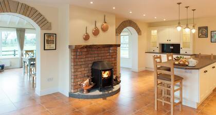 Discover Elegant Country Living less than 5 Minutes from Killarney Town