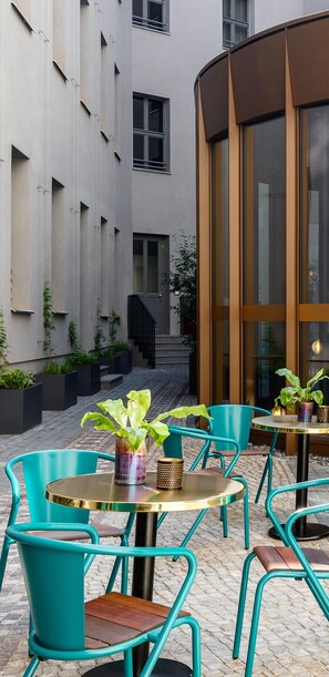 Courtyard view - Hotel AMO by AMANO Friedrichstraße (Berlin)