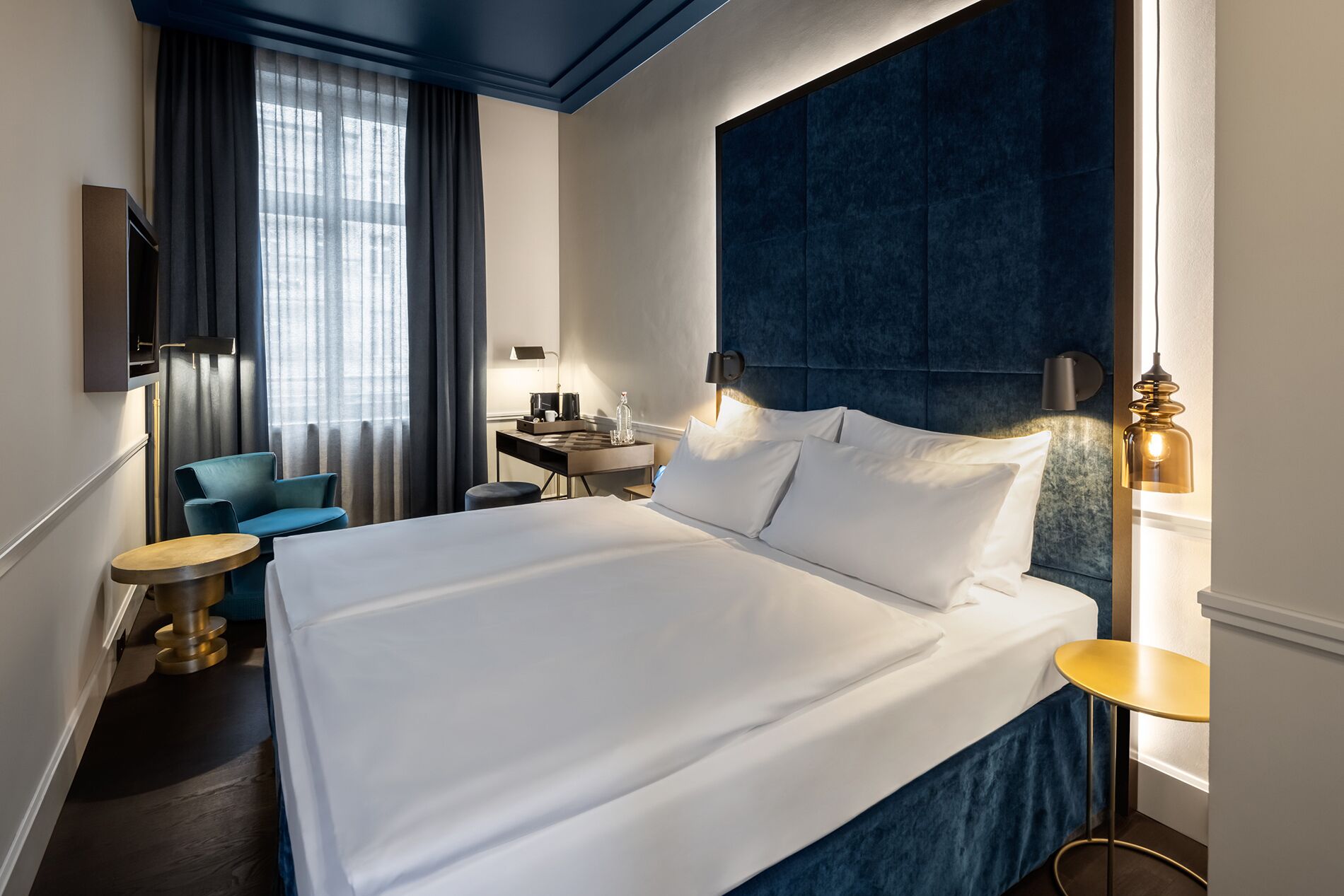 comfort room | 1 bedroom, in-room safe, desk, blackout curtains