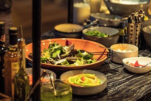 Daily continental breakfast for a fee - Hotel AMO by AMANO Friedrichstraße (Berlin)
