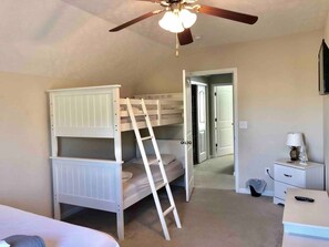 3 bedrooms, iron/ironing board, free WiFi, bed sheets