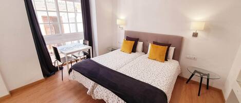 อพาร์ทเมนท์สำหรับครอบครัว | ผ้านวมขนเป็ด, ห้องพักตกแต่งอย่างมีเอกลักษณ์, ตกแต่งพิเศษโดยเฉพาะ