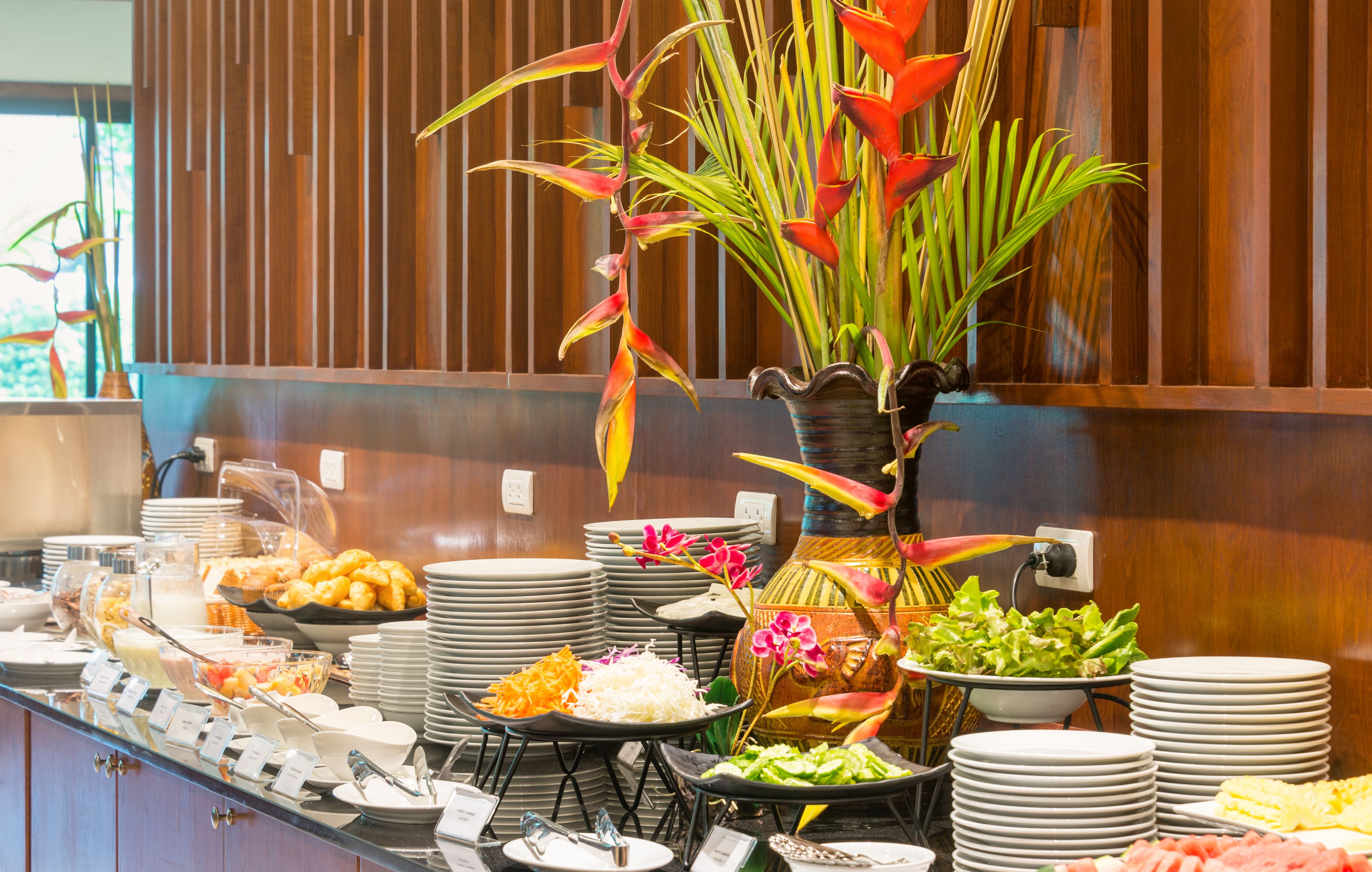 daily buffet breakfast (thb 350 per person)