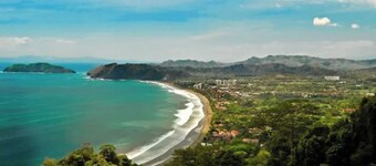 Oceanfront Beachfront condo The Palms Jacó Beach Vacation Rental 102 Costa Rica