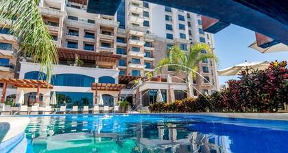 Oceanfront Beachfront condo The Palms Jacó Beach Vacation Rental 102 Costa Rica