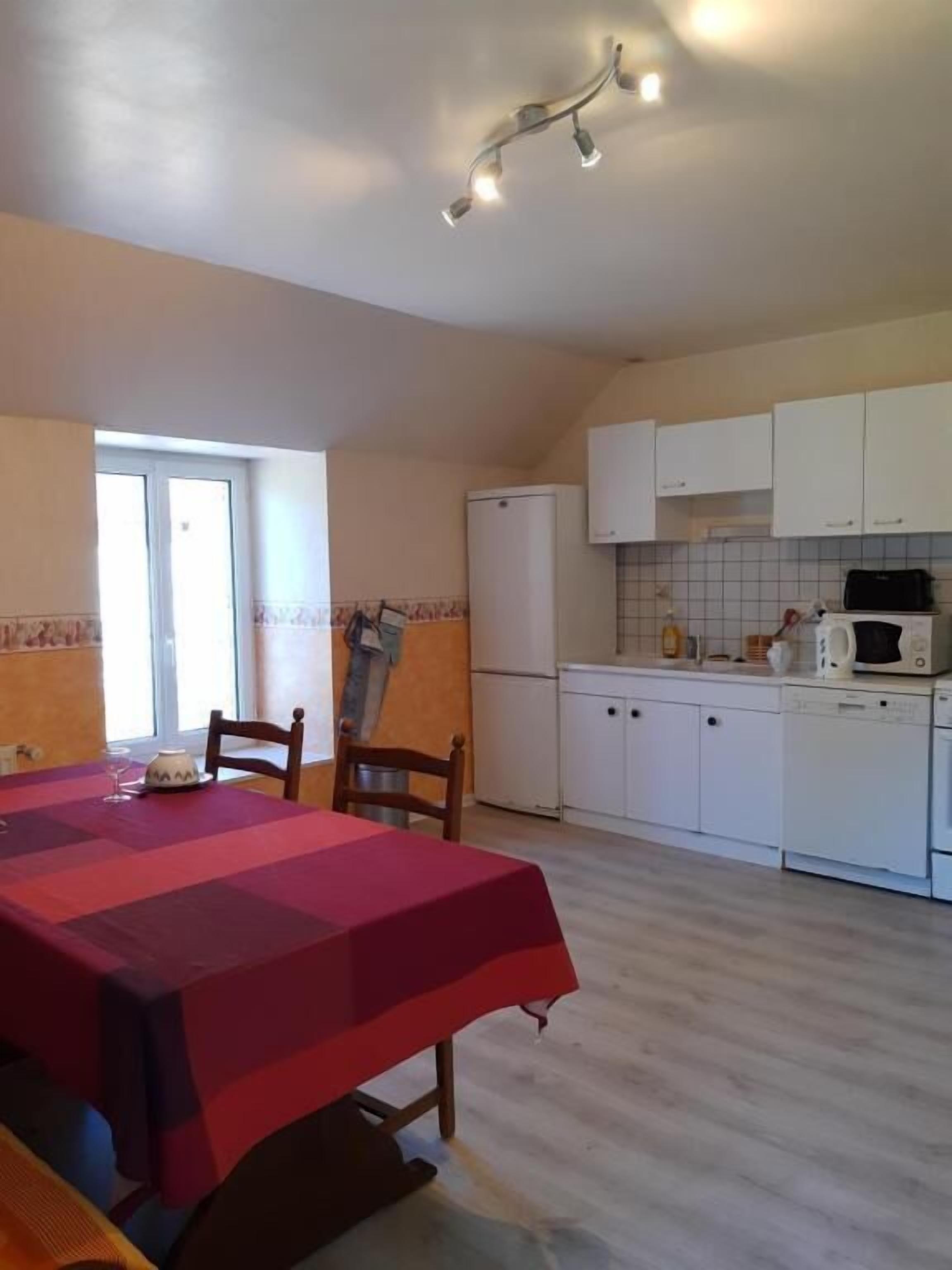 Appartement Club, 3 chambres, non-fumeurs, vue jardin | Cuisine privée | Cafetière/bouilloire, bouilloire électrique