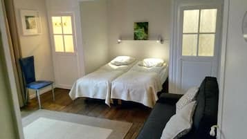 舒適三人房, 3 張單人床, 非吸煙房 | 熨斗/熨衣板、免費搖籃/嬰兒床、床單