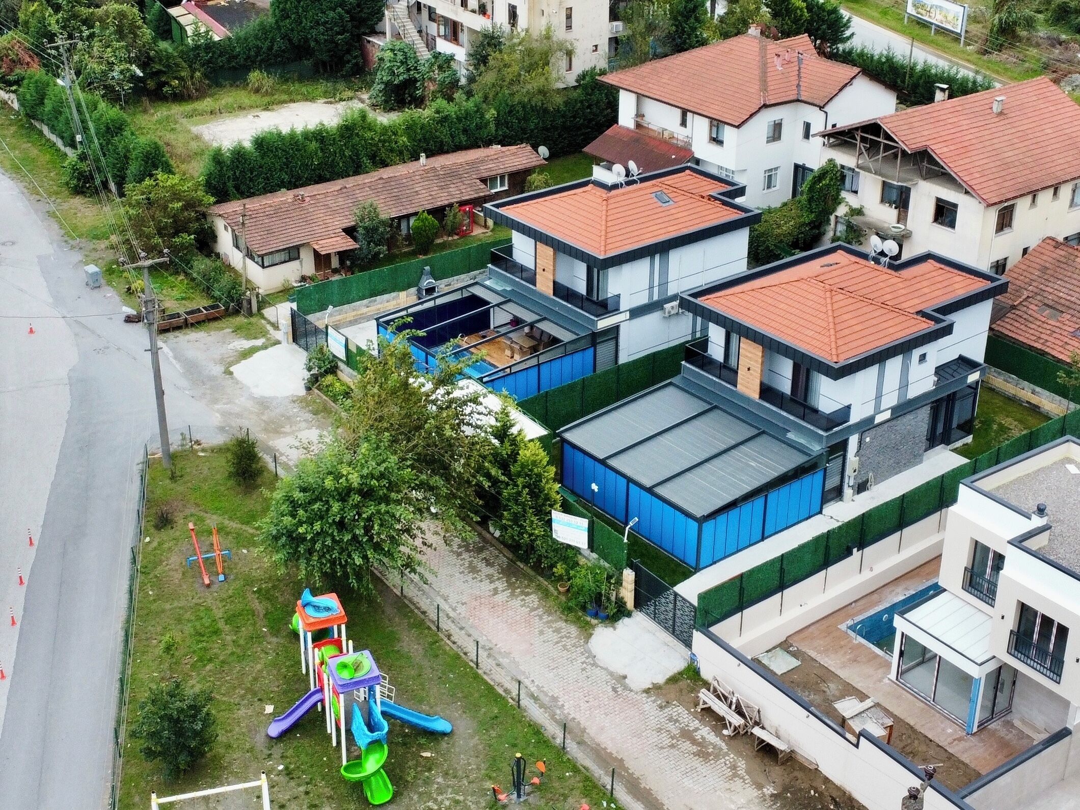 Khu vui chơi trẻ em - ngoài trời