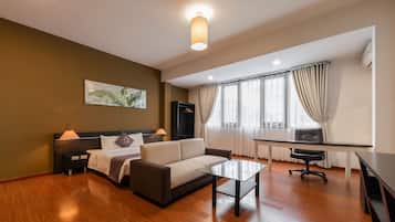 Suite | 1 Schlafzimmer, Zimmersafe, Schreibtisch, Bügeleisen/Bügelbrett