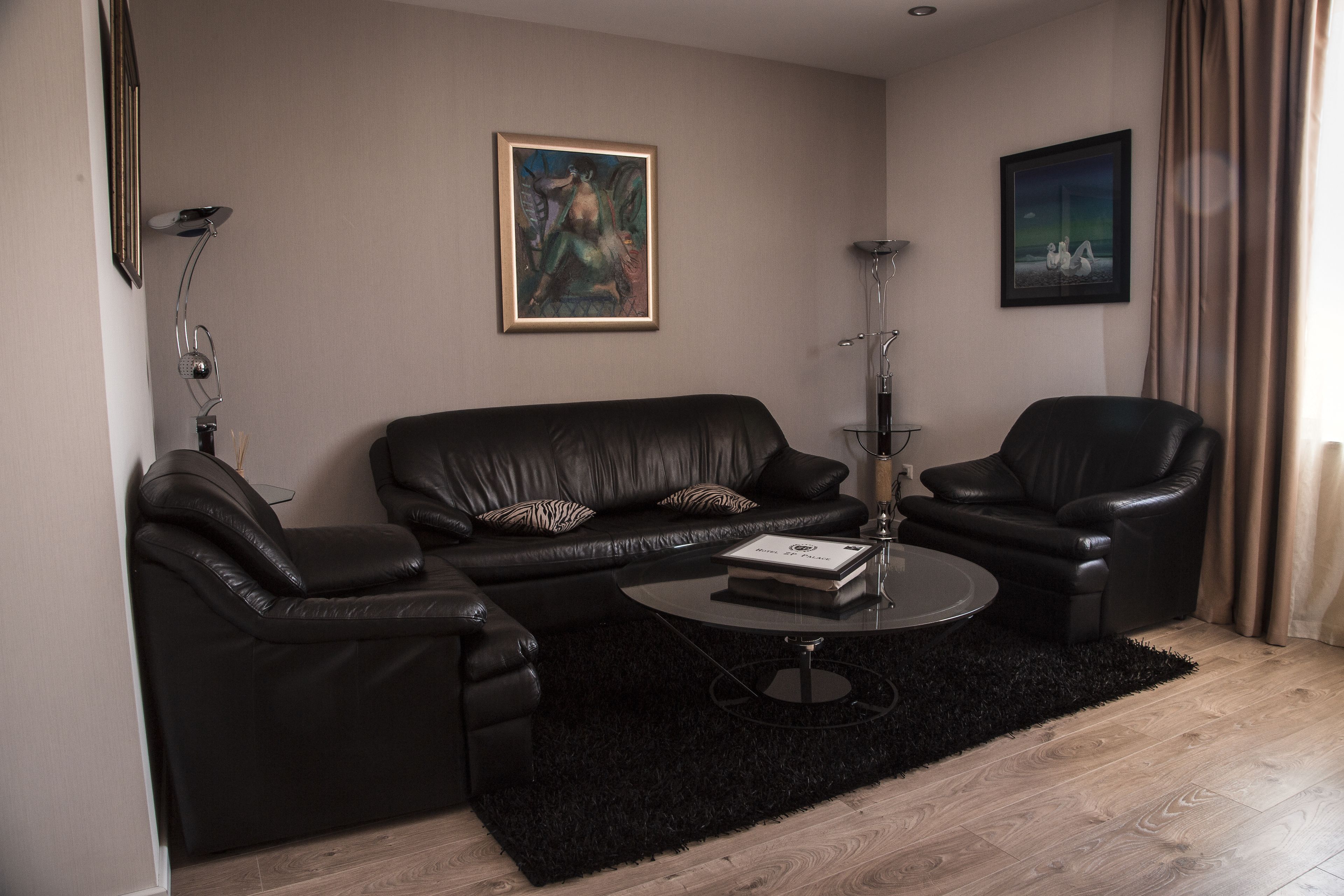 comfort suite, 1 king bed with sofa bed | minibar, in-room safe, desk, blackout curtains