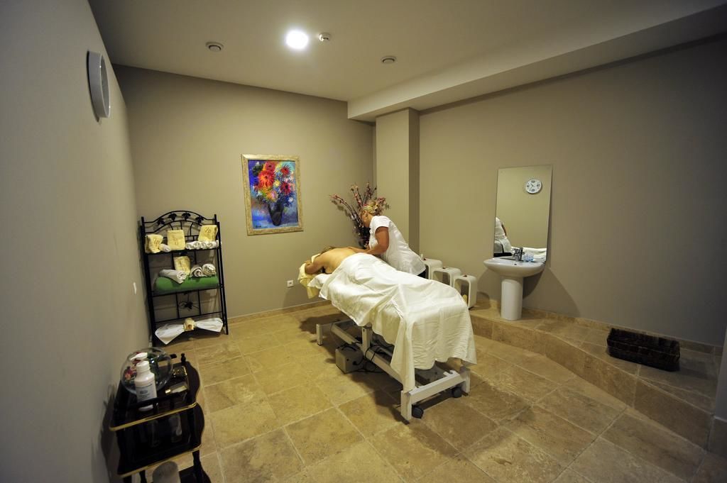 sauna, hot tub, hot stone massages, deep-tissue massages