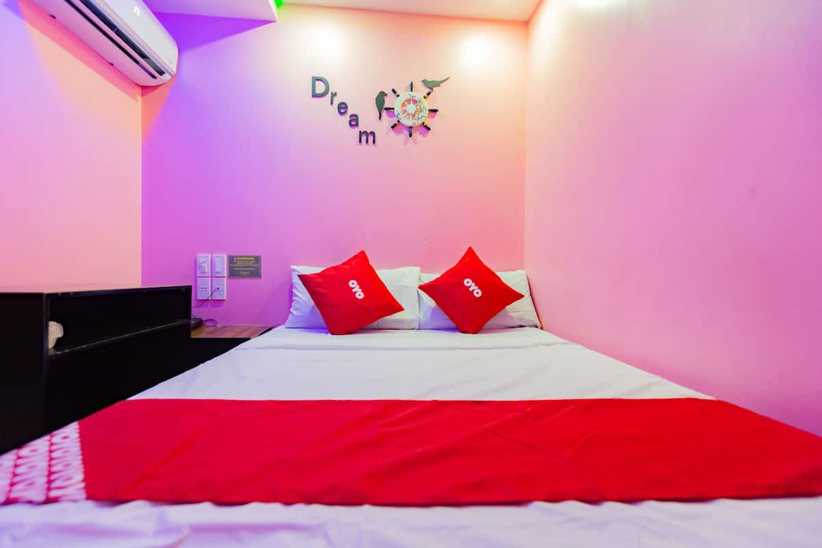 Economy Double Room | Iron/ironing board (on request), WiFi (free), bed sheets