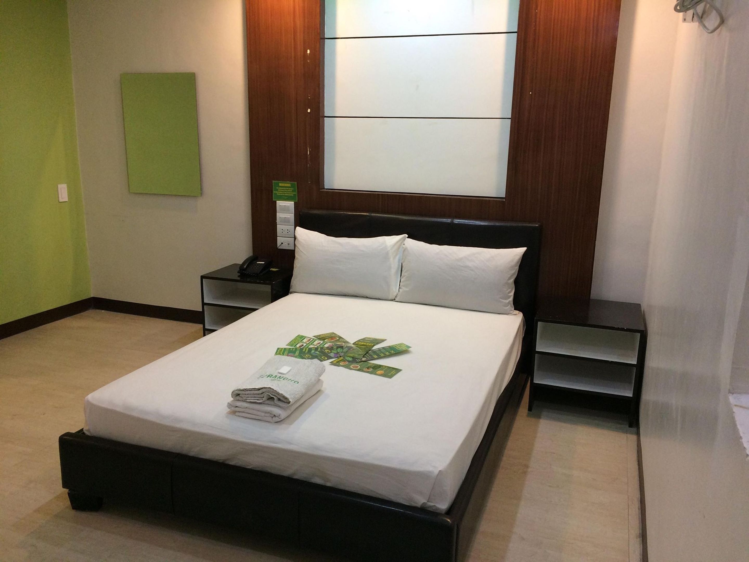 Deluxe Room | Desk, free WiFi, bed sheets