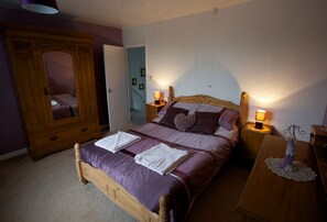 Family Chalet, Multiple Beds, Non Smoking, Mountain View | 2 bedrooms, individually decorated, individually furnished, desk - Penrhosmawr Chalet (Machynlleth)