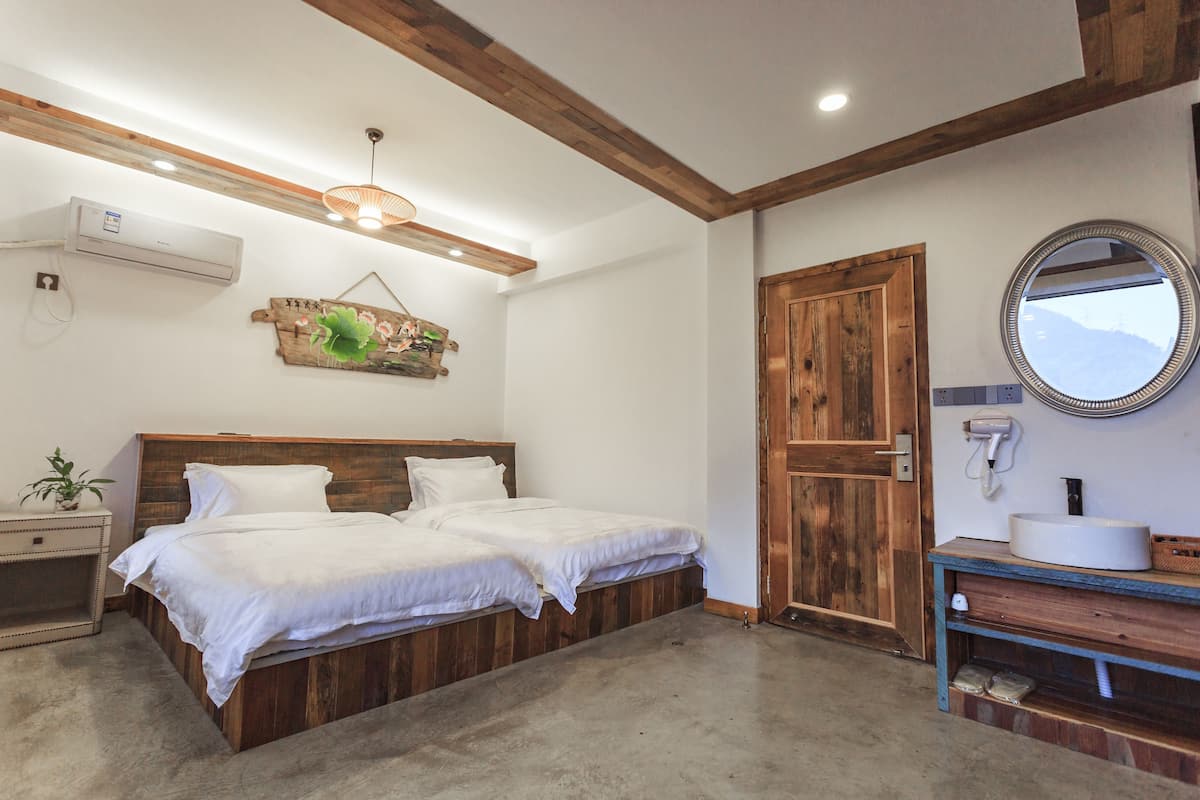 Classic Twin Room | Free WiFi