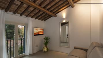 Exclusive-Vierbettzimmer, Badewanne | Blick vom Balkon