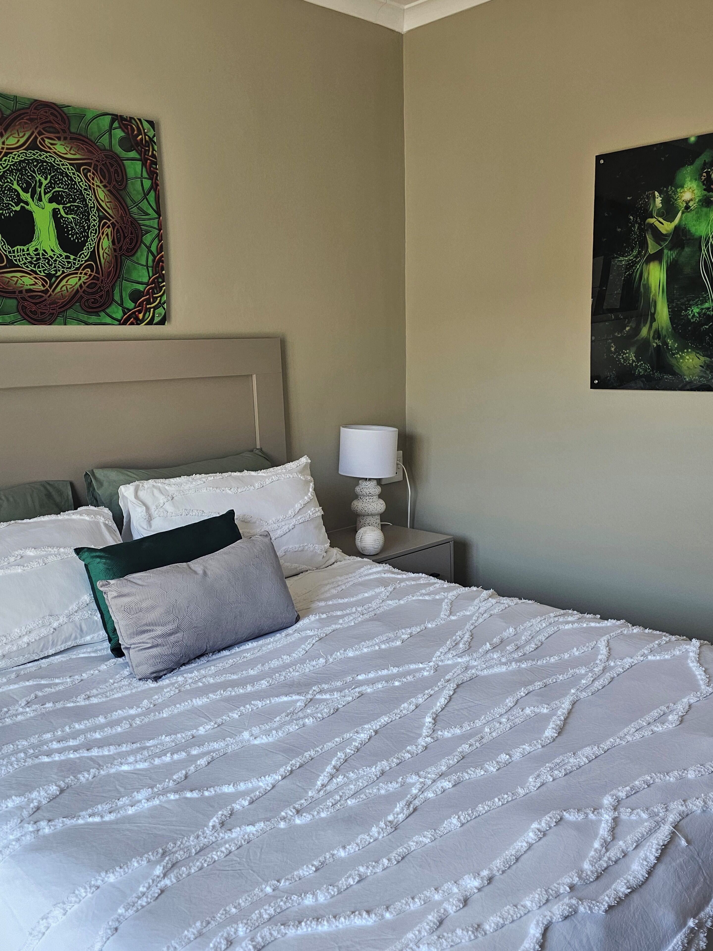 Minibar, coffres-forts dans les chambres, rideaux occultants