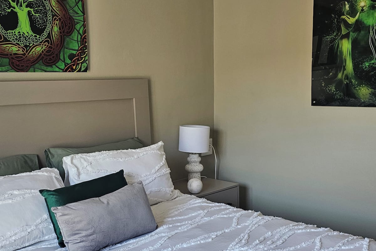 Deluxe Double Room (12 - The Dara)